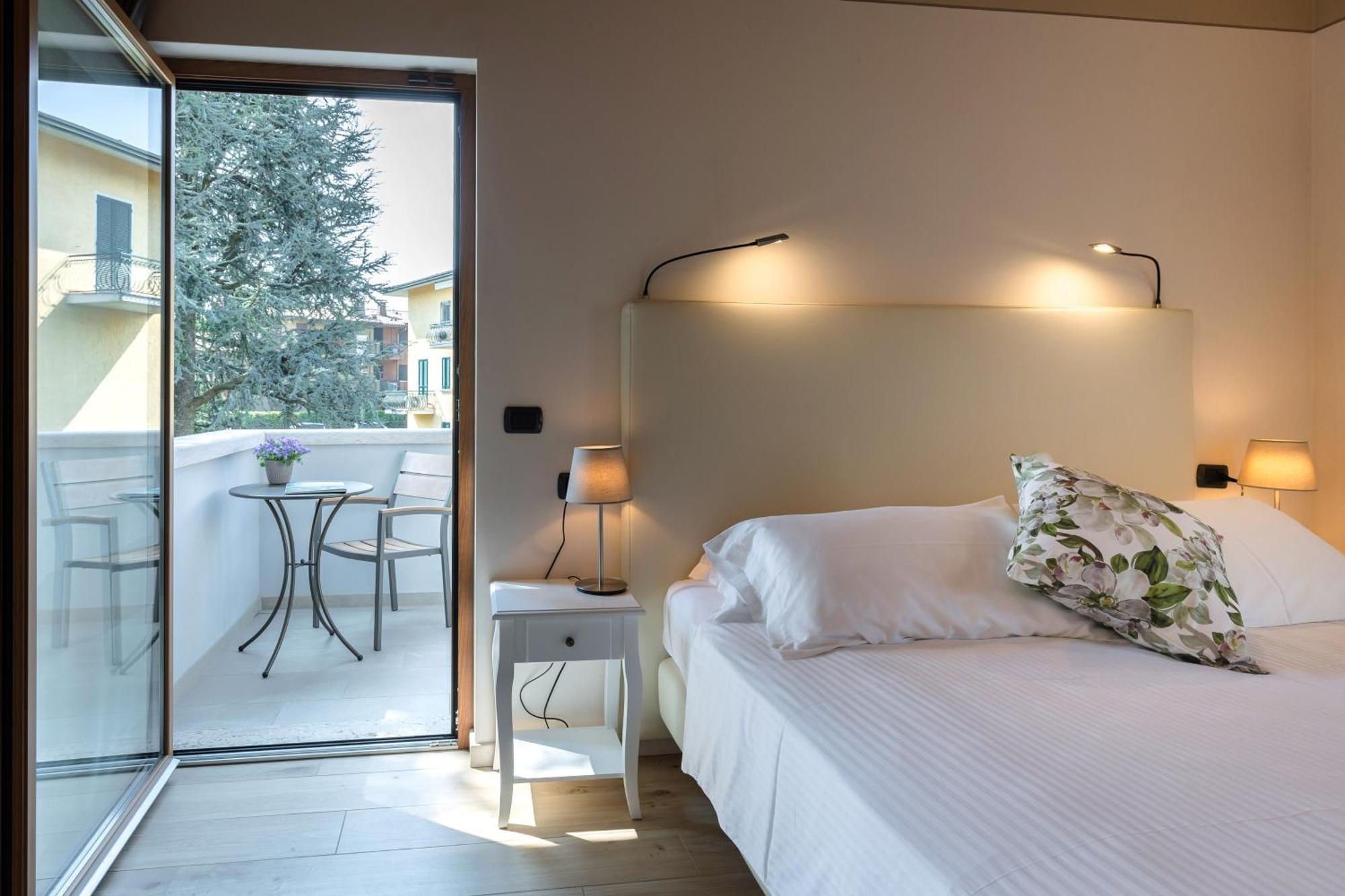Charming Sirmione Bed & Breakfast Exterior foto