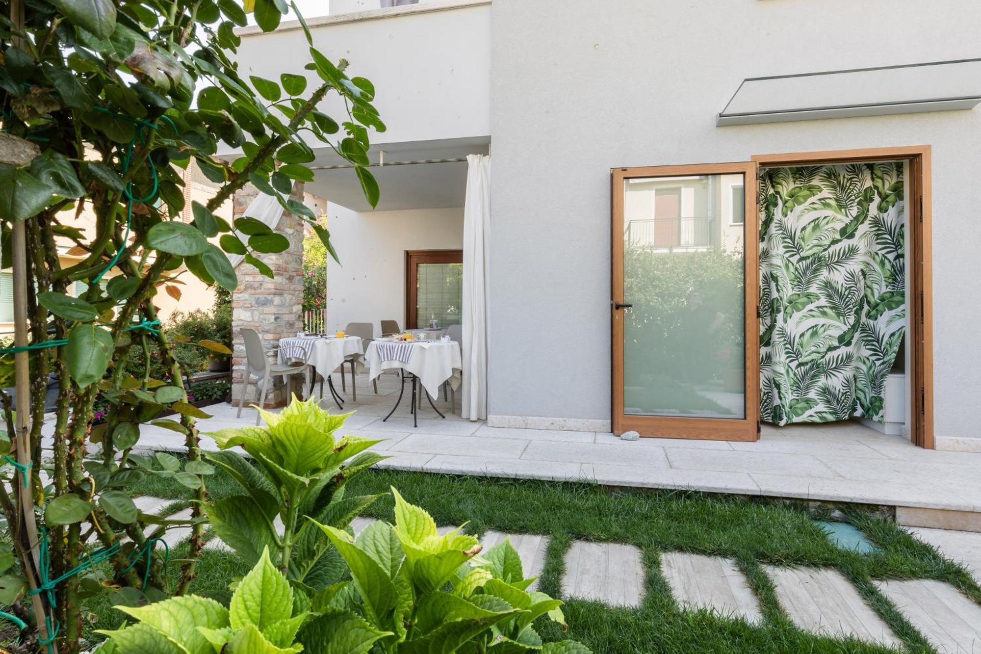 Charming Sirmione Bed & Breakfast Exterior foto