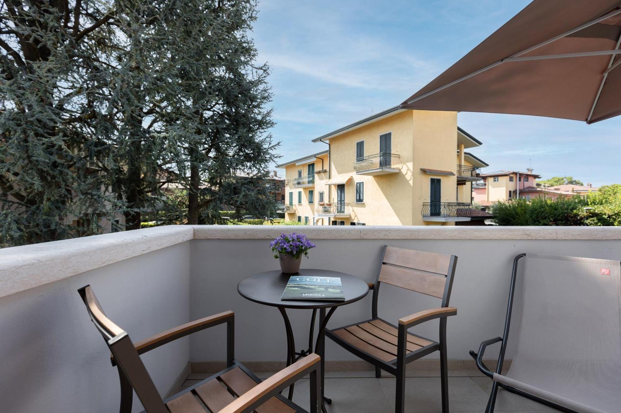 Charming Sirmione Bed & Breakfast Exterior foto