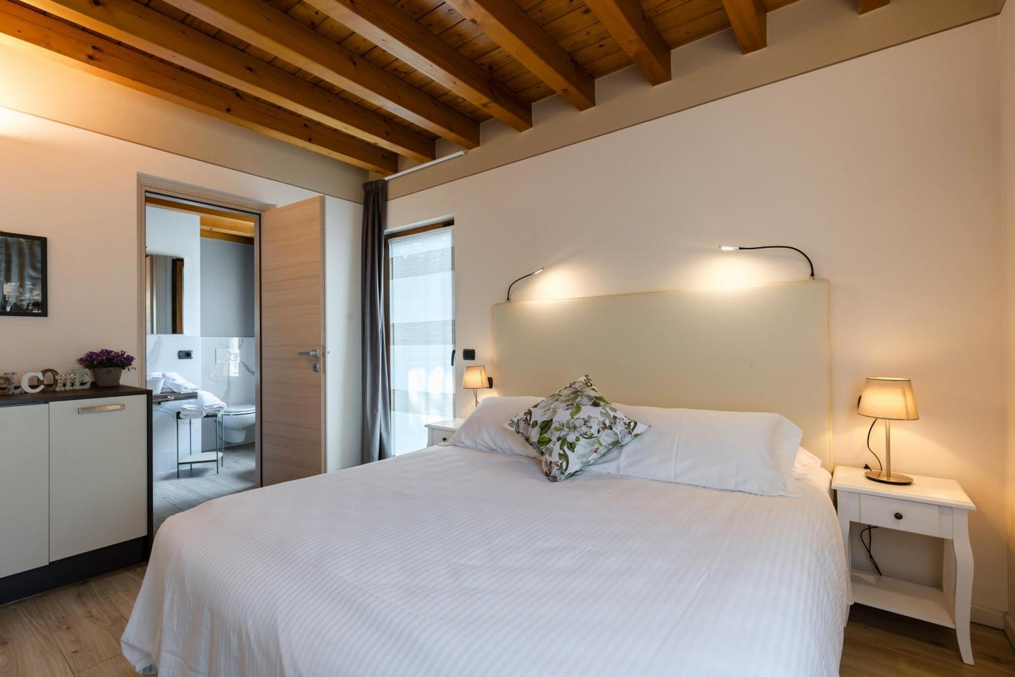 Charming Sirmione Bed & Breakfast Exterior foto